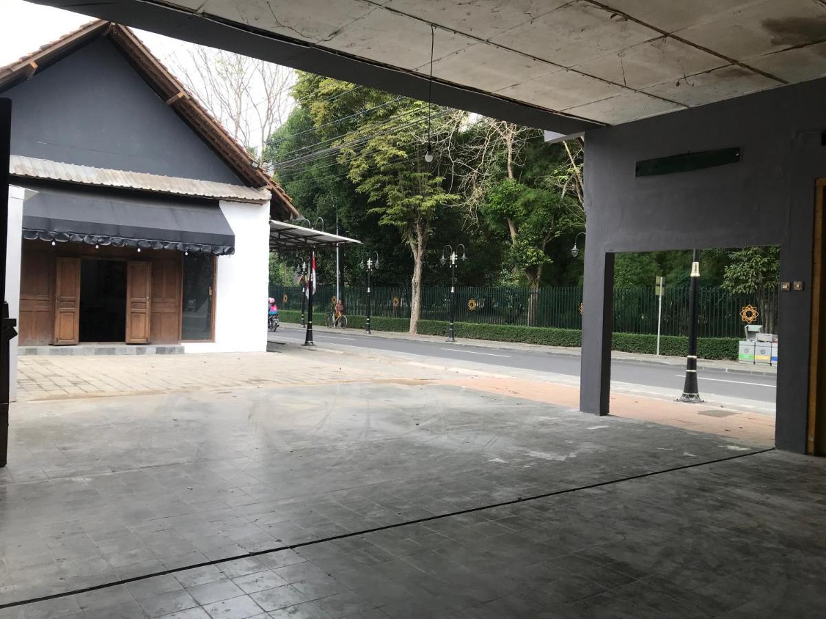 Watu Agung Guest House Magelang Exteriör bild