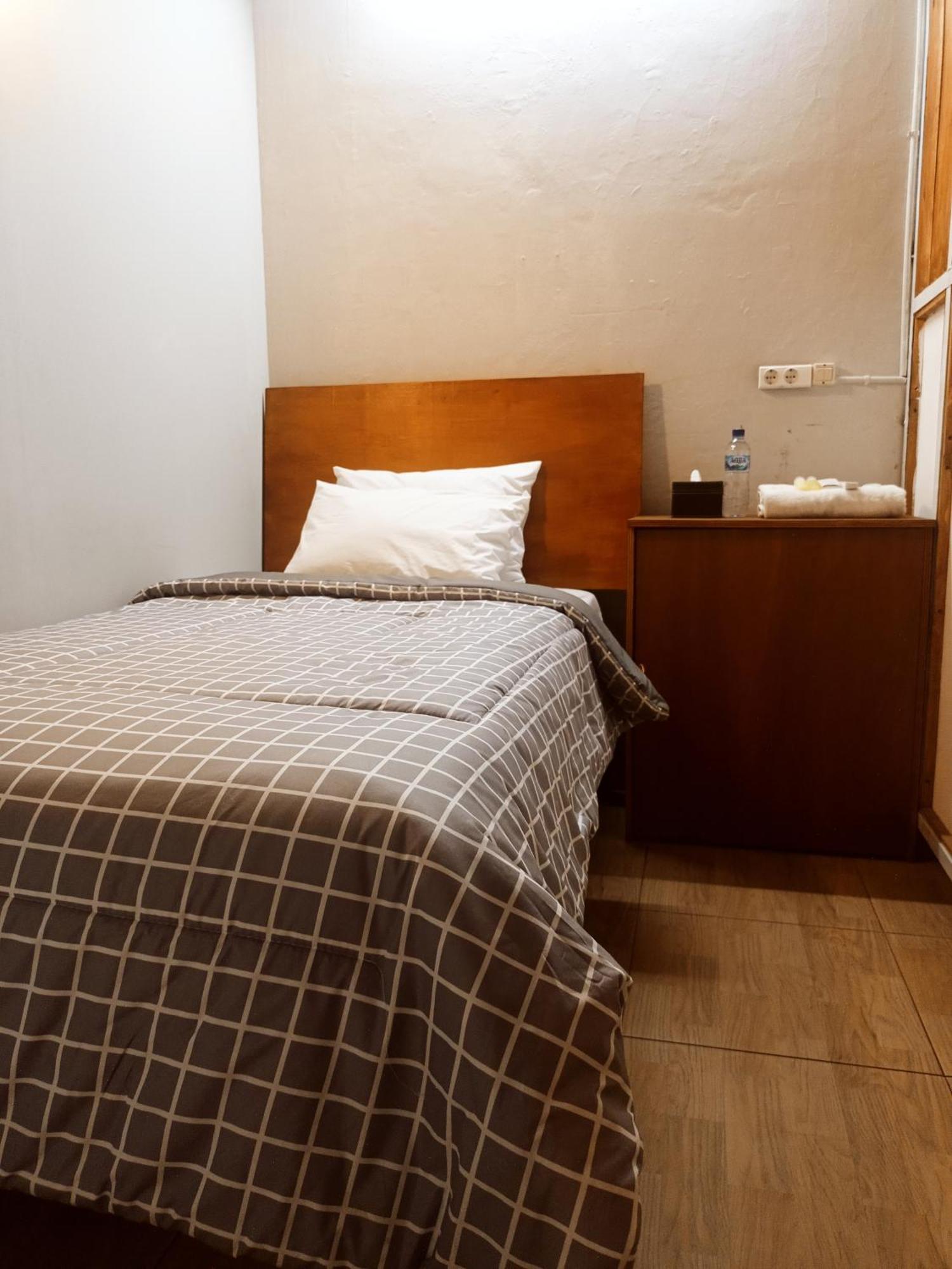 Watu Agung Guest House Magelang Exteriör bild